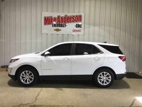 Used 2021 Chevrolet Equinox LT image 2