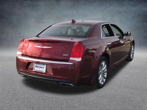 Used 2018 Chrysler 300 Limited w/ Safetytec Plus Group image 7