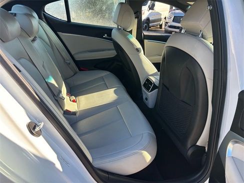 Used 2024 Genesis G70 2.5T image 17