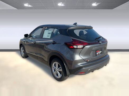 New 2025 Nissan Kicks Play S image 3