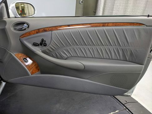 Used 2007 Mercedes-Benz CLK 550 Cabriolet image 20