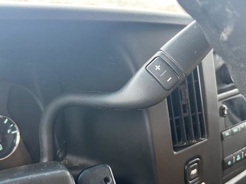 Used 2016 GMC Savana 3500 Extended RWD image 19