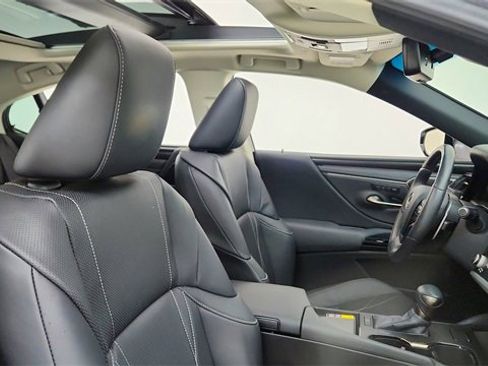 Used 2025 Lexus ES 350 Ultra Luxury image 21