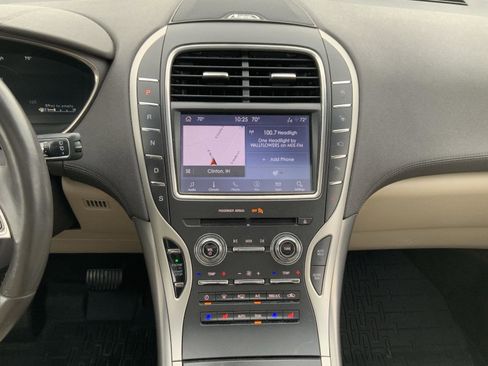 Used 2020 Lincoln Nautilus Reserve image 37