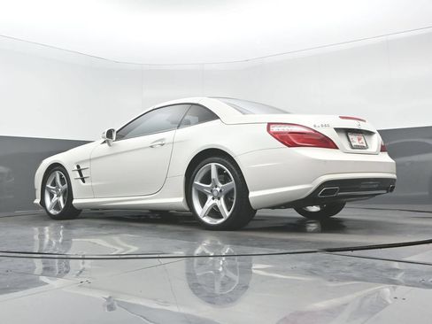 Used 2016 Mercedes-Benz SL 550 image 25