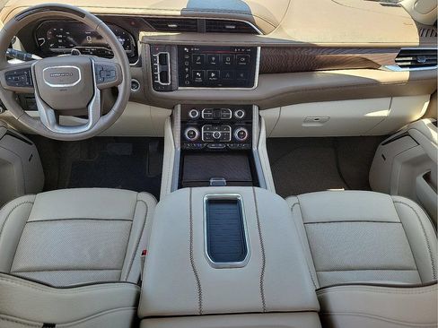 Used 2024 GMC Yukon XL Denali w/ Advanced Technology Package AWD/4WD image 11