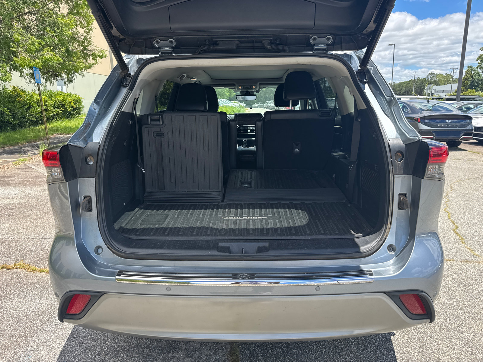 Used 2021 Toyota Highlander Platinum AWD/4WD image 18
