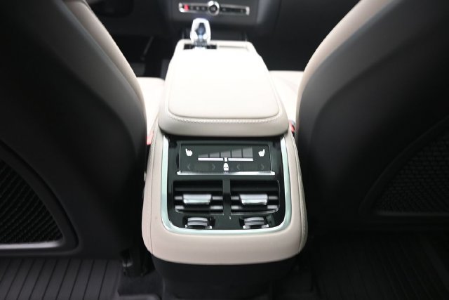 Used 2026 Volvo XC90 B6 Plus w/ Protection Package Premier AWD/4WD image 25