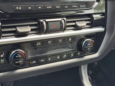 Used 2023 Nissan Pathfinder Platinum w/ Cargo Package AWD/4WD image 16