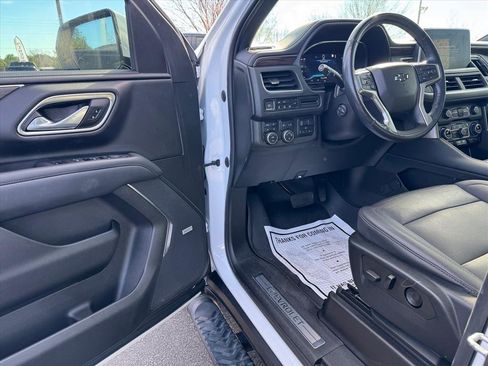 Used 2022 Chevrolet Suburban Z71 w/ Z71 Off-Road Package image 16