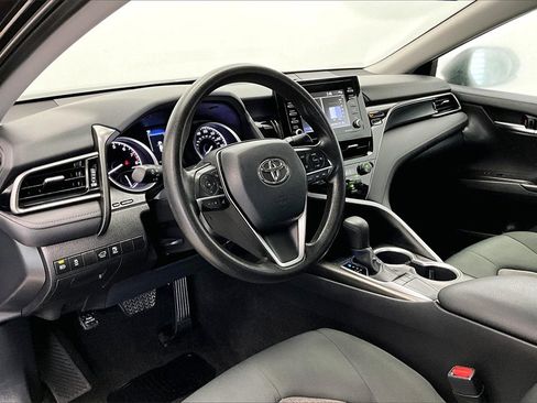 Used 2022 Toyota Camry LE image 13