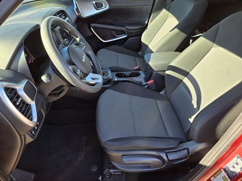 Certified 2024 Kia Soul LX w/ Option Group 015 image 11