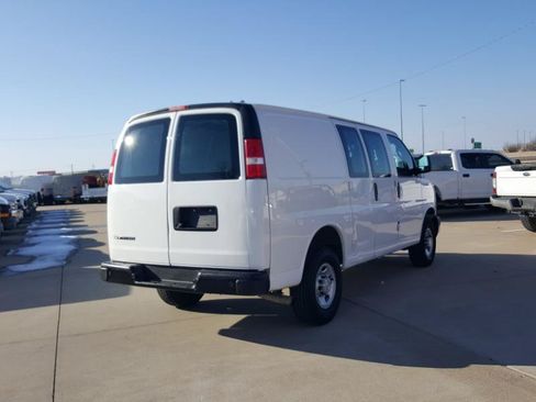 Used 2022 Chevrolet Express 2500 w/ Driver Convenience Package RWD image 7