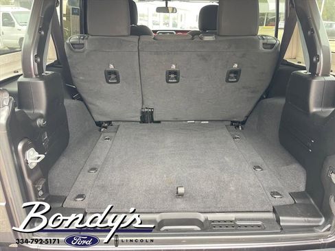 Used 2021 Jeep Wrangler Unlimited Rubicon image 18