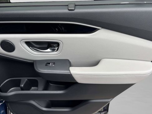 Used 2023 Honda Pilot Touring image 18