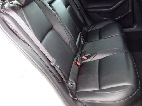 Used 2019 MAZDA MAZDA3 Sedan FWD image 30