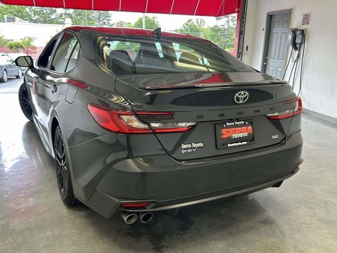 Used 2025 Toyota Camry SE w/ Convenience Package FWD image 5