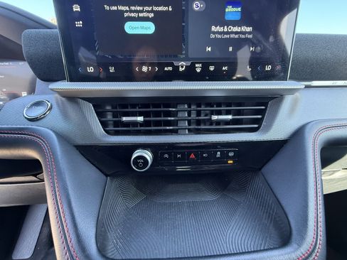 Used 2025 Ford Explorer ST-Line w/ ST-Line Street Pack AWD/4WD image 13