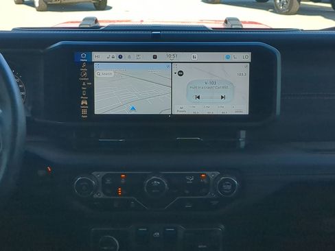 Used 2024 Jeep Gladiator Mojave w/ Technology Group image 16