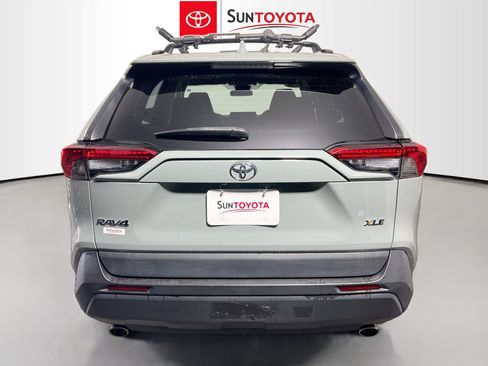 Used 2022 Toyota RAV4 XLE image 5