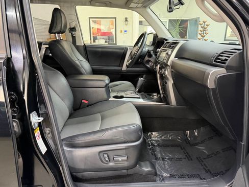 Used 2019 Toyota 4Runner SR5 Premium AWD/4WD image 18