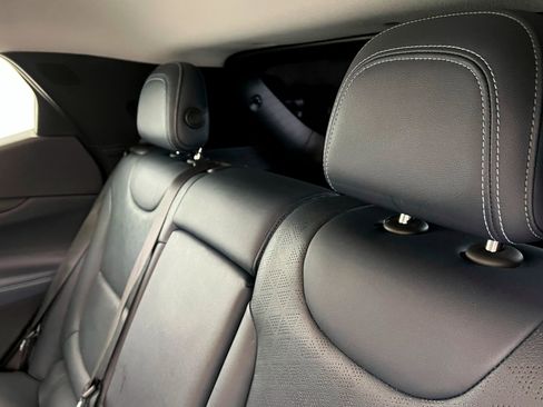 Used 2022 Chevrolet Bolt EUV Premier image 21