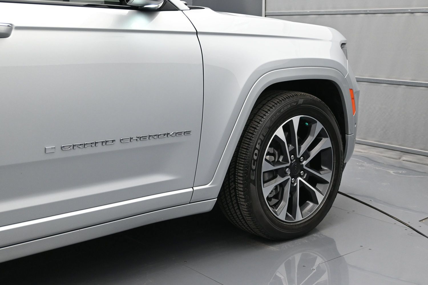 Used 2022 Jeep Grand Cherokee L Overland AWD/4WD image 48