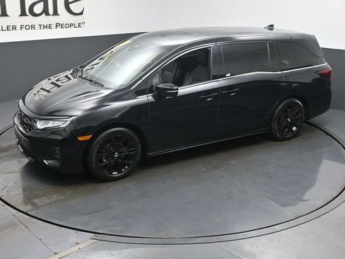 Used 2025 Honda Odyssey Sport-L image 44
