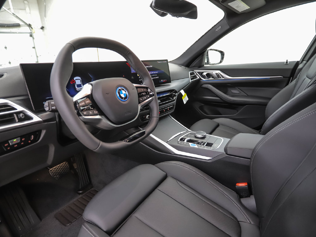 Used 2026 BMW i4 xDrive40i w/ Parking Assistance Package AWD/4WD image 10