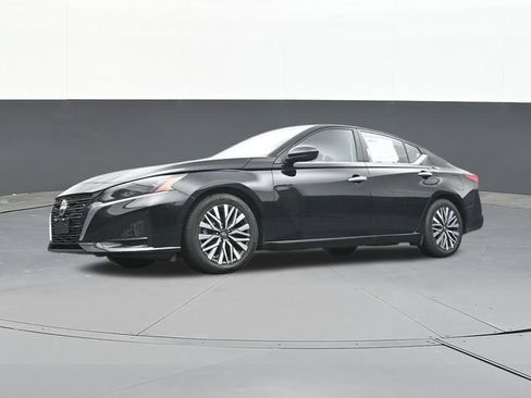 Used 2025 Nissan Altima 2.5 SV FWD image 56