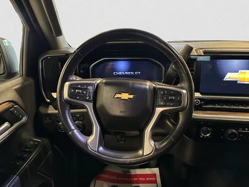 Used 2022 Chevrolet Silverado 1500 LT AWD/4WD image 13