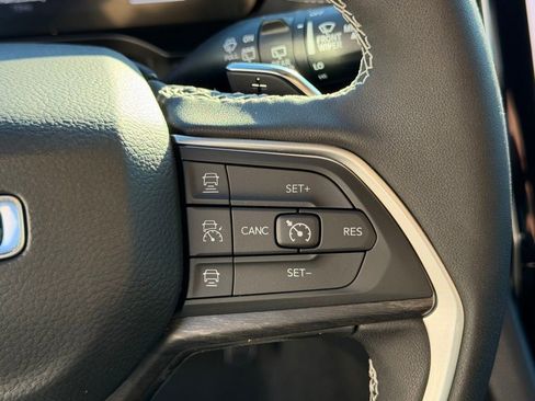 New 2025 Jeep Grand Cherokee L Limited image 18