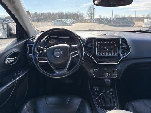 Used 2019 Jeep Cherokee Limited image 21