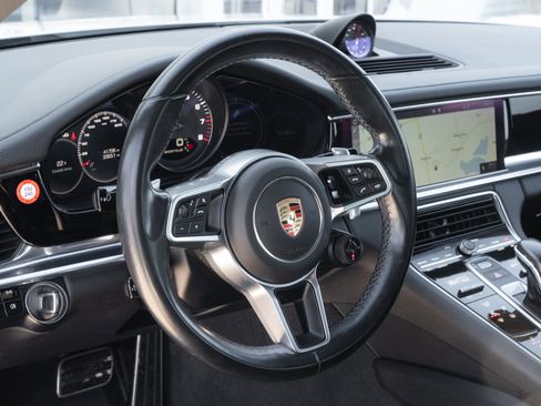 Used 2020 Porsche Panamera 4S image 11