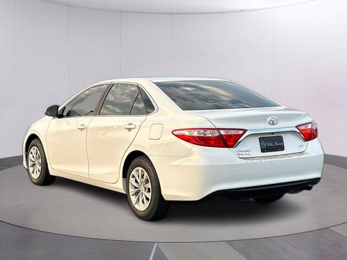 Used 2017 Toyota Camry LE FWD image 3