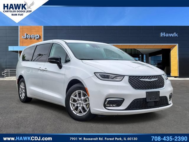 Used 2024 Chrysler Pacifica Touring-L FWD image 1
