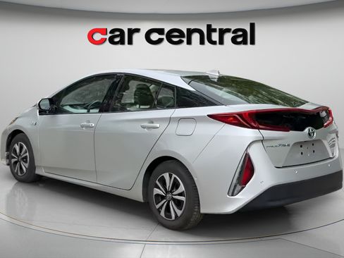 Used 2018 Toyota Prius Prime Advanced FWD image 3