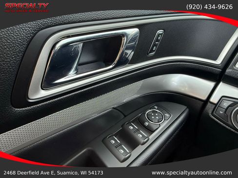 Used 2017 Ford Explorer XLT image 35