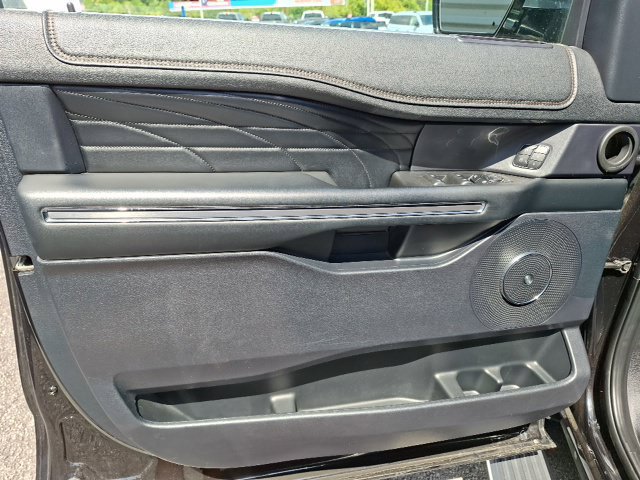 Used 2019 Ford Expedition Platinum AWD/4WD image 11