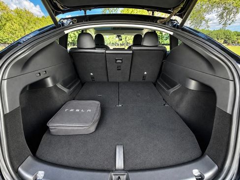 Used 2021 Tesla Model Y 2WD image 17