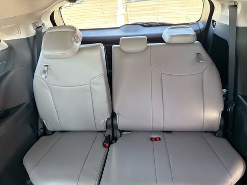 Certified 2026 Toyota Sienna XLE image 27