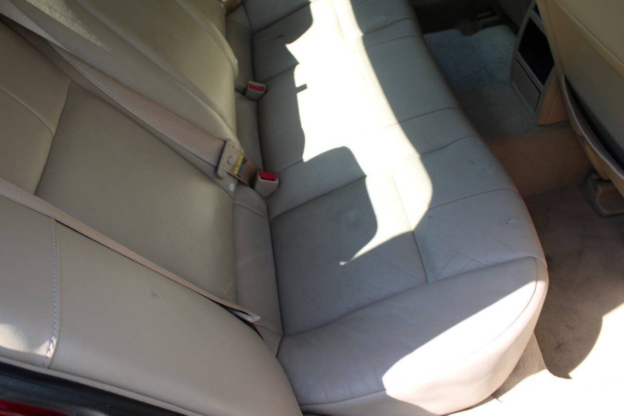 Used 2005 Cadillac STS w/ Preferred Equipment Group RWD image 37