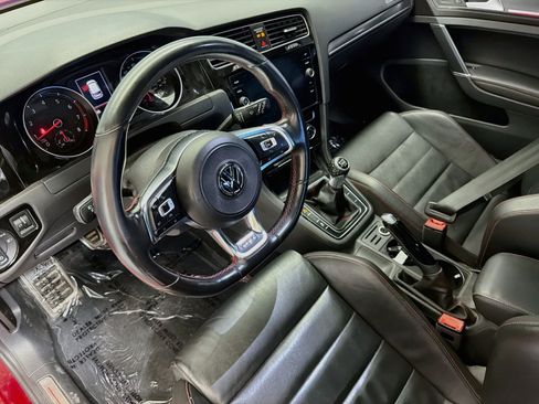 Used 2018 Volkswagen GTI SE w/ SE Leather Package FWD image 7