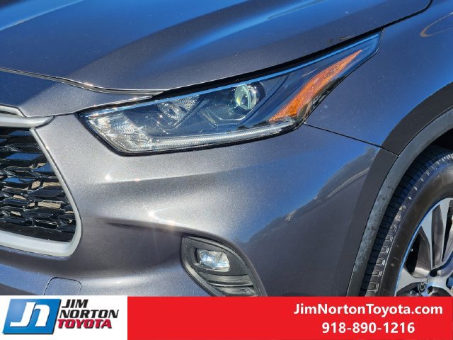 Used 2021 Toyota Highlander XLE FWD image 10