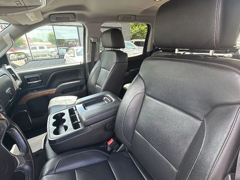 Used 2018 Chevrolet Silverado 1500 LTZ AWD/4WD image 16