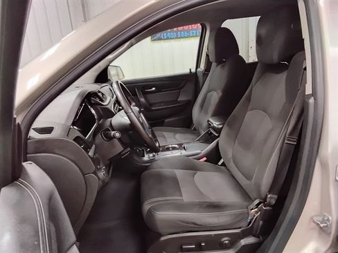 Used 2017 Chevrolet Traverse LT w/ Style and Technology Package AWD/4WD image 10