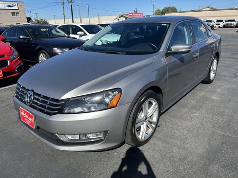 Used 2014 Volkswagen Passat 1.8T SEL Premium image 2