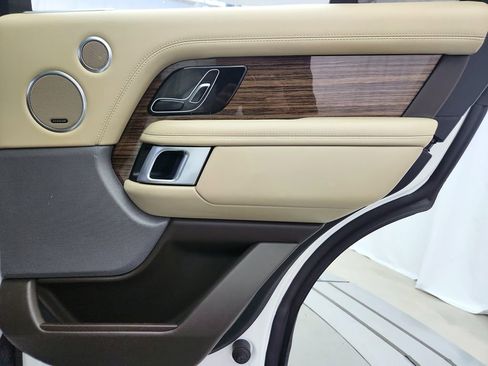 Used 2019 Land Rover Range Rover HSE image 33