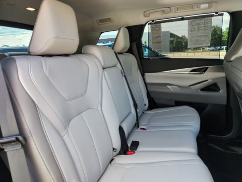 Certified 2026 INFINITI QX60 Luxe w/ Cargo Package AWD/4WD image 15