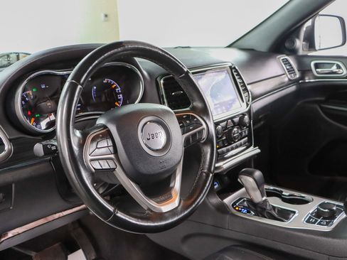 Used 2019 Jeep Grand Cherokee Limited AWD/4WD image 22